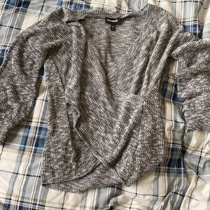 Gray balloon sleeve sweater